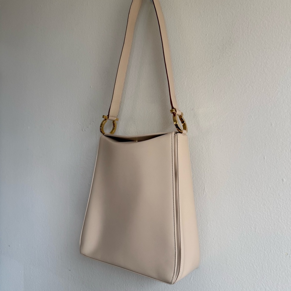Salvatore Ferragamo bag - Picture 1 of 11